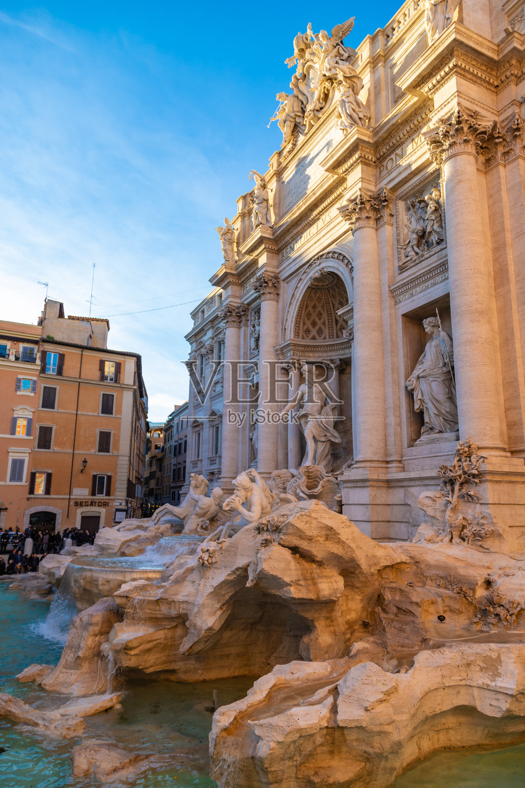 罗马特莱维喷泉，罗马最大的巴洛克式喷泉照片摄影图片