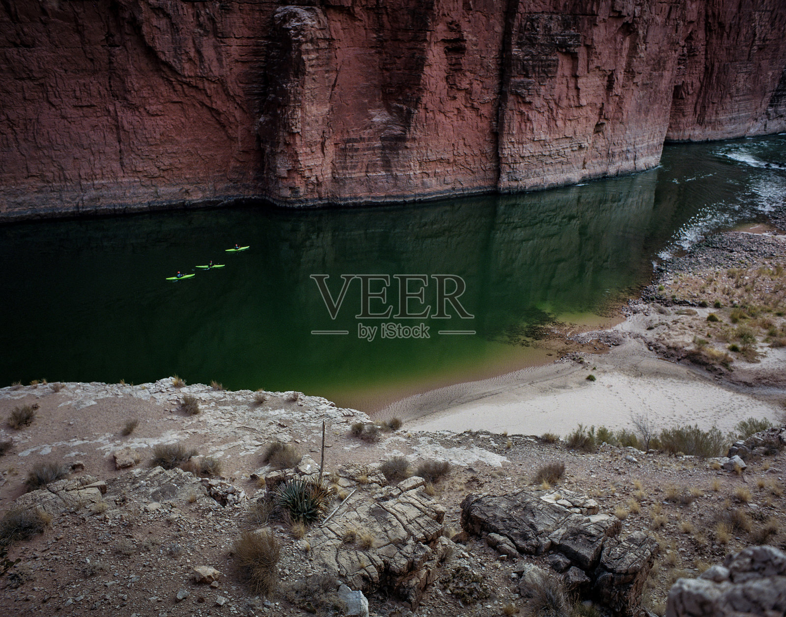 南峡谷划皮船照片摄影图片