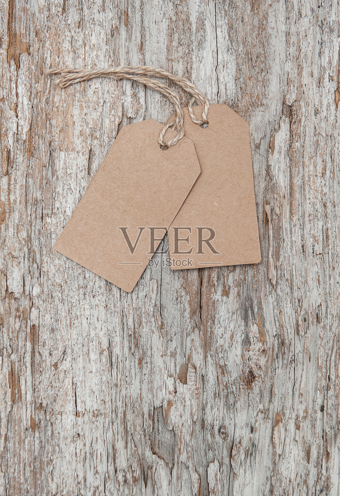 古老的空白标签上的旧木制背景照片摄影图片