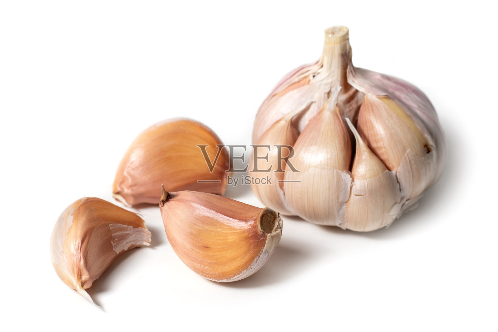 新鲜大蒜孤立在白色背景照片摄影图片