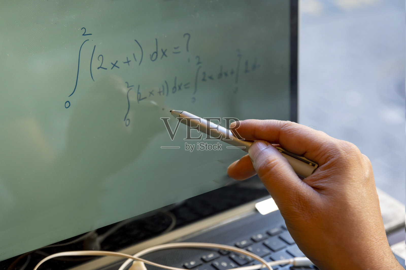 教师在线授课照片摄影图片