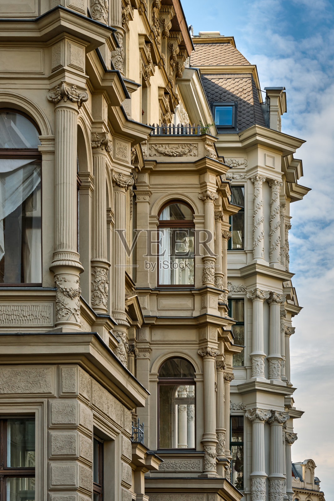 柏林-普伦茨劳贝格区(Berlin-Prenzlauer Berg)“Schoenhauser Allee”宏伟的灰泥立面照片摄影图片