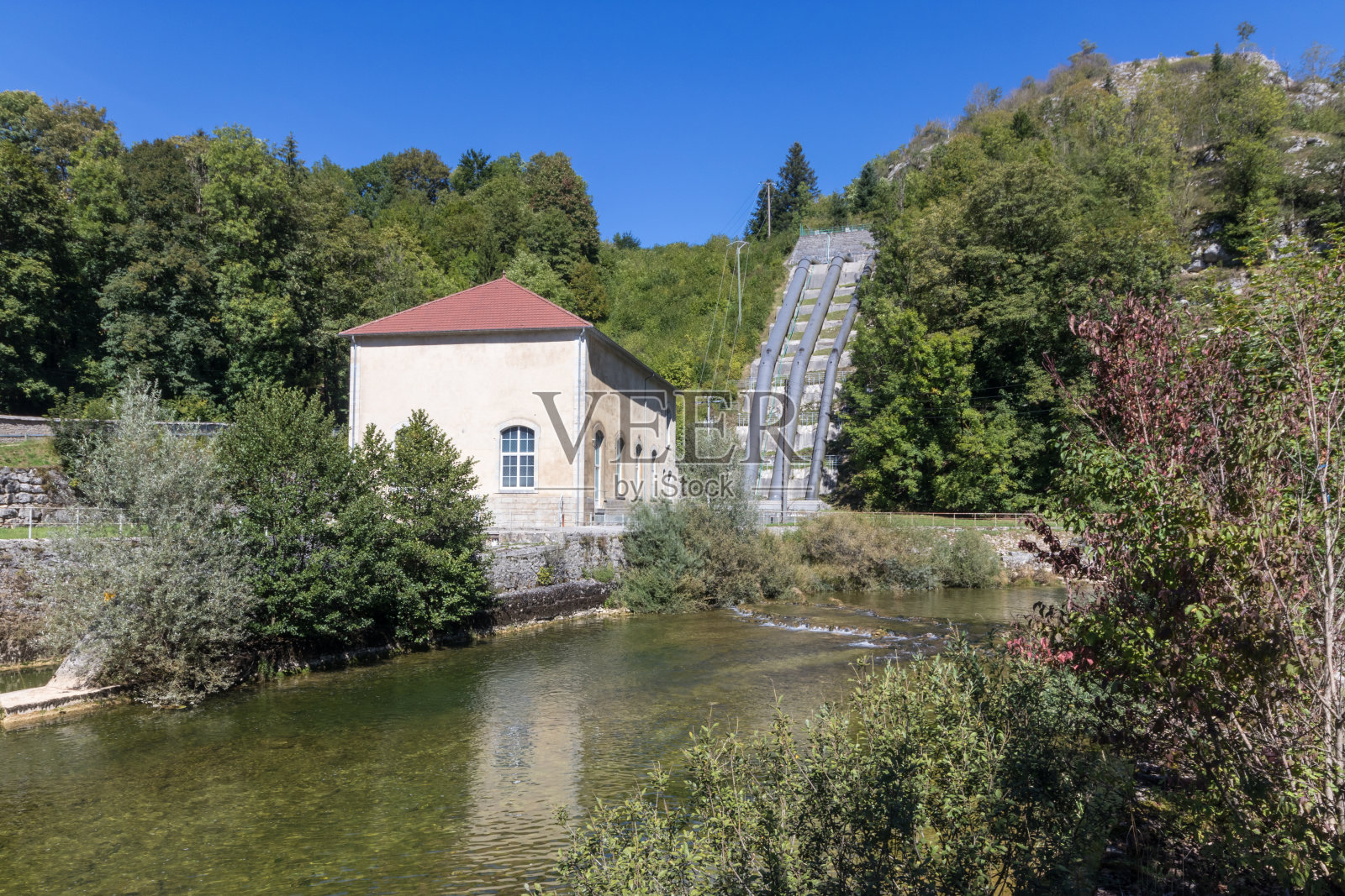 这是朱拉，埃因河的徒步路线照片摄影图片