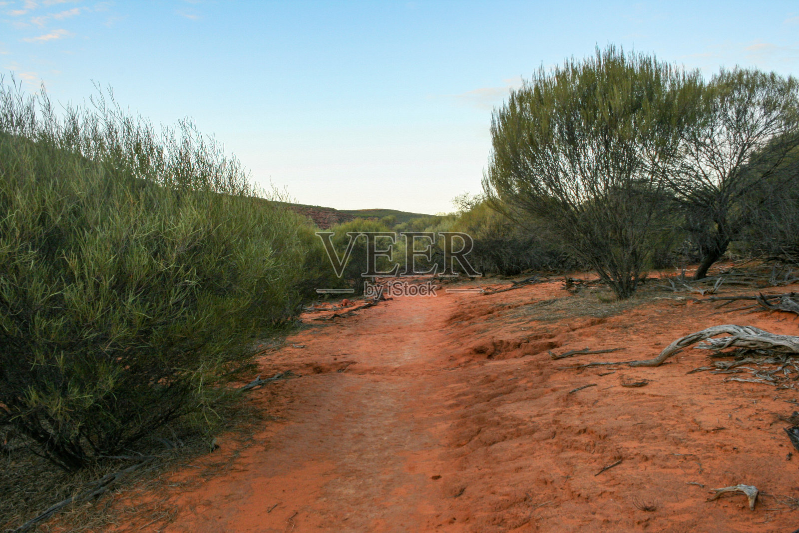 在澳大利亚西部自然之窗的卡尔巴里国家公园徒步旅行照片摄影图片