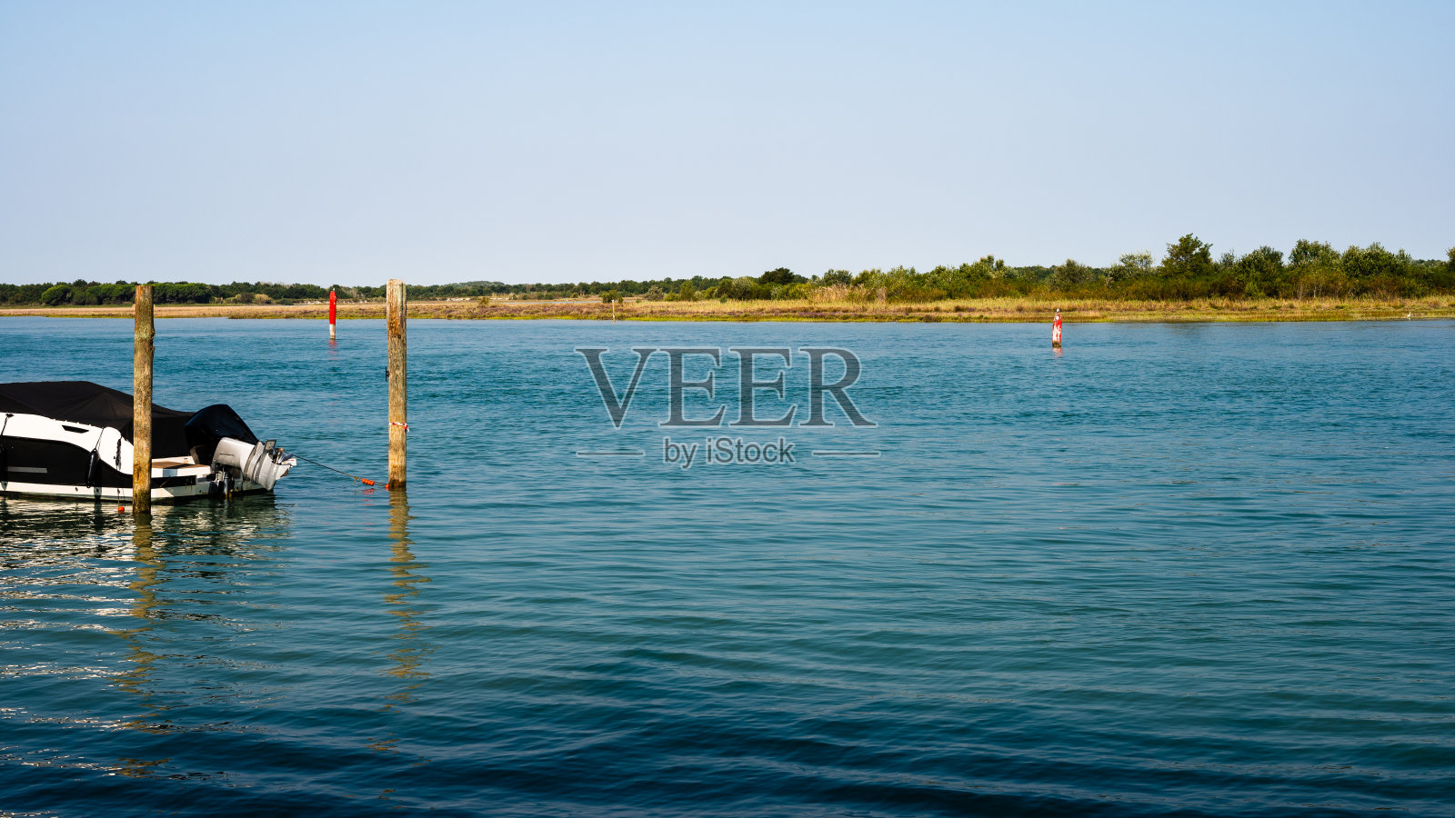 意大利威尼斯省Bibione Pineda的泻湖照片摄影图片