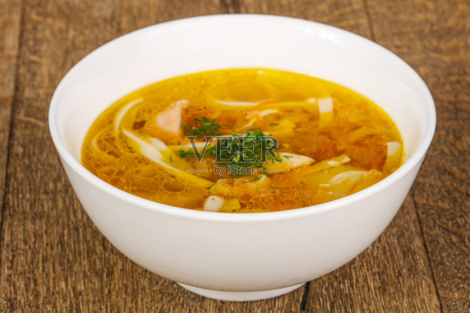 鸡汤，面条和肉照片摄影图片