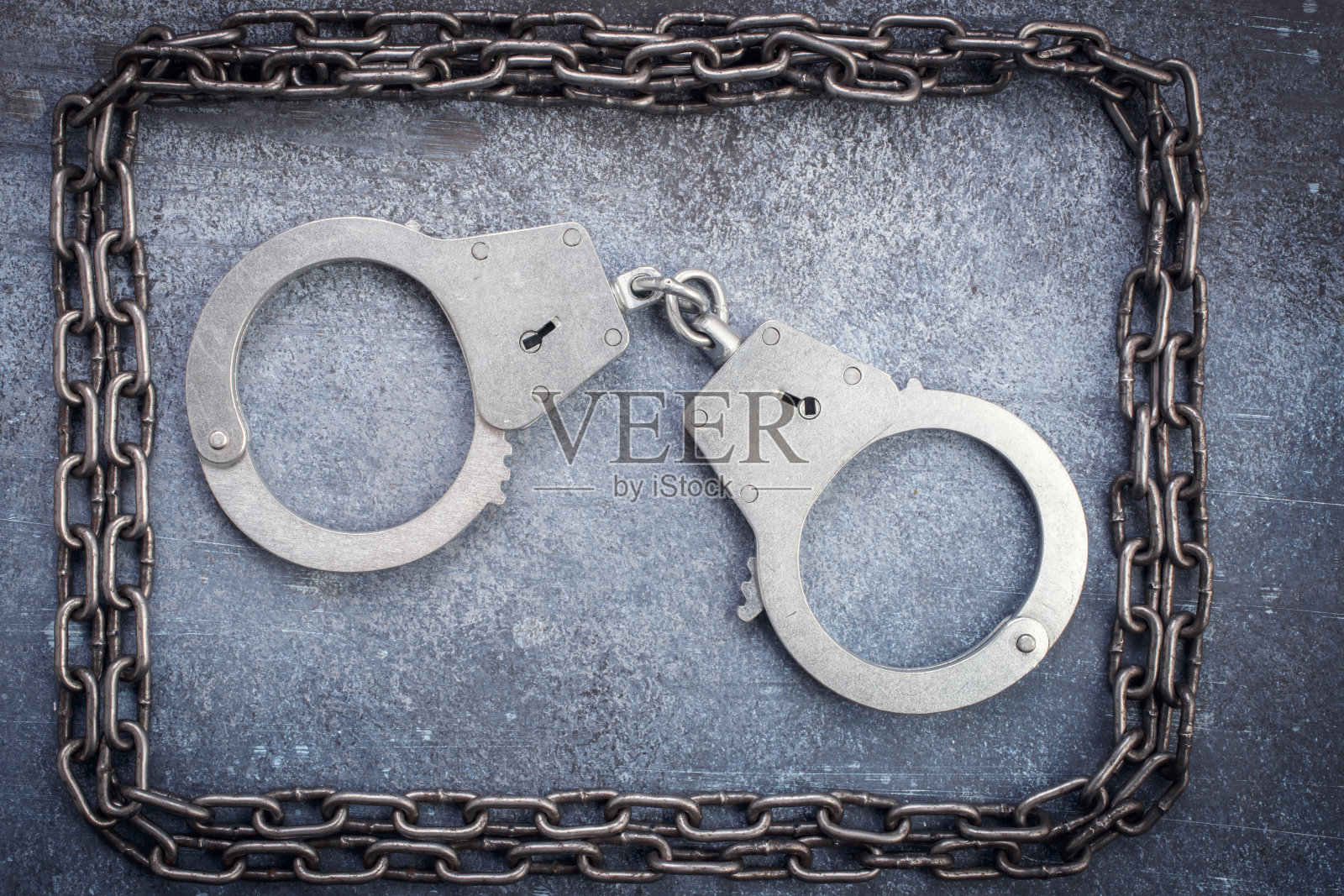 手铐上有铁链照片摄影图片