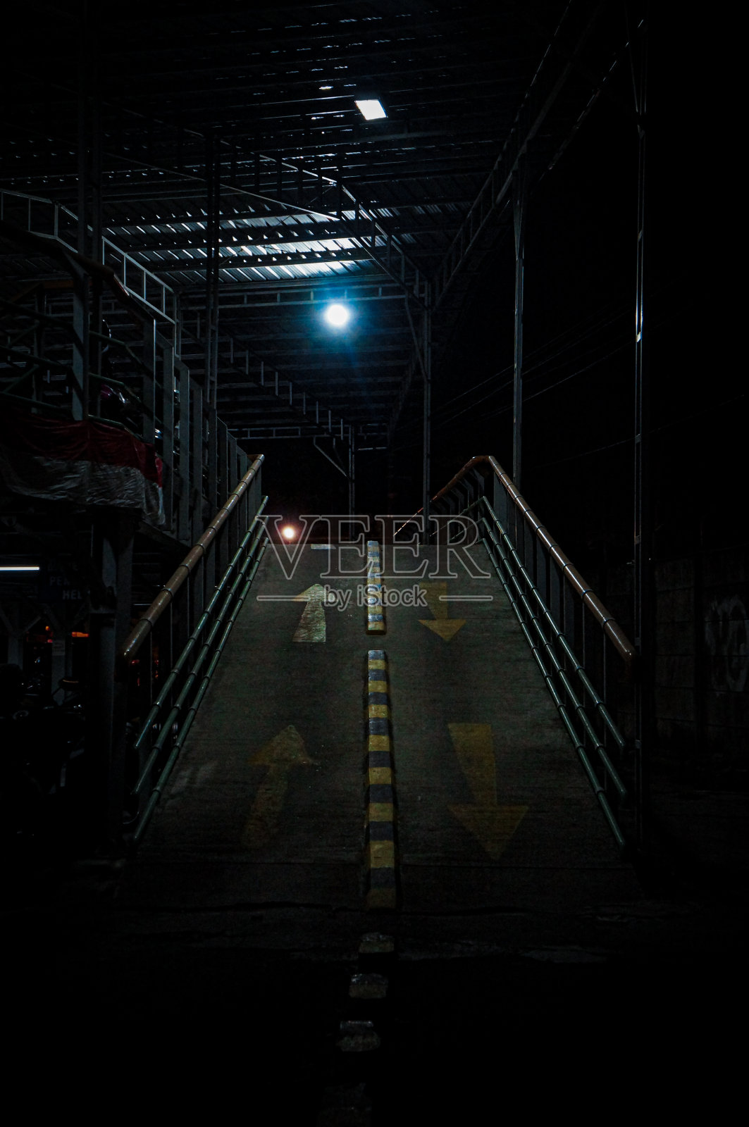 上下颠倒的照片摄影图片