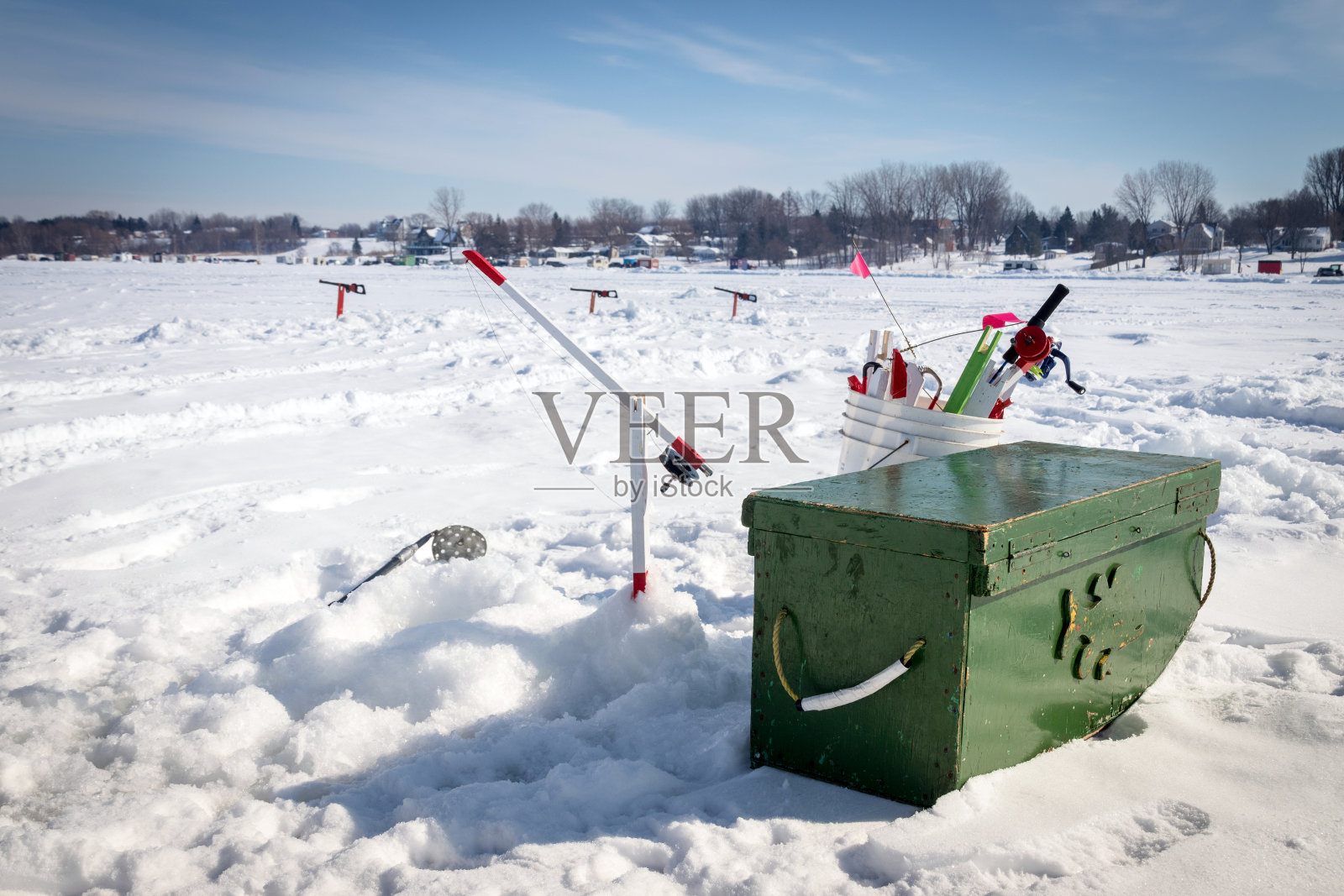 冬季冰钓设备照片摄影图片