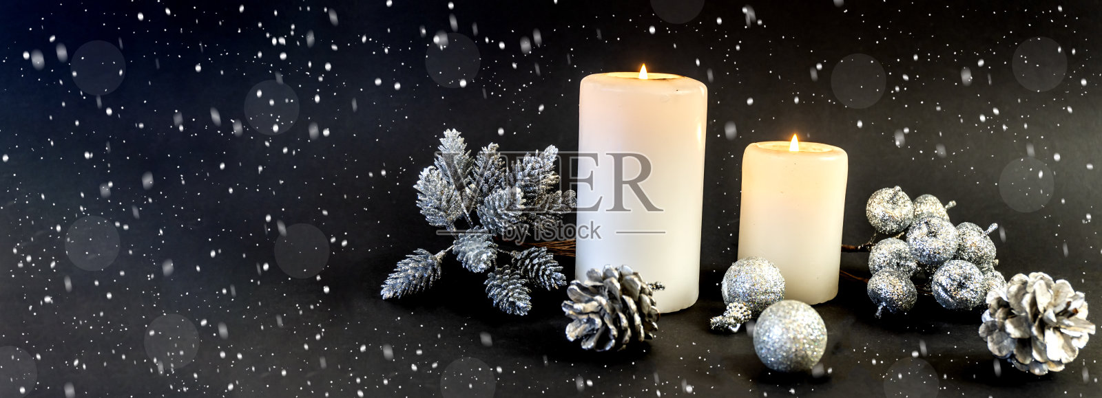 新年快乐，圣诞快乐!卡片，横幅，平躺，在黑色背景与地方的文字照片摄影图片