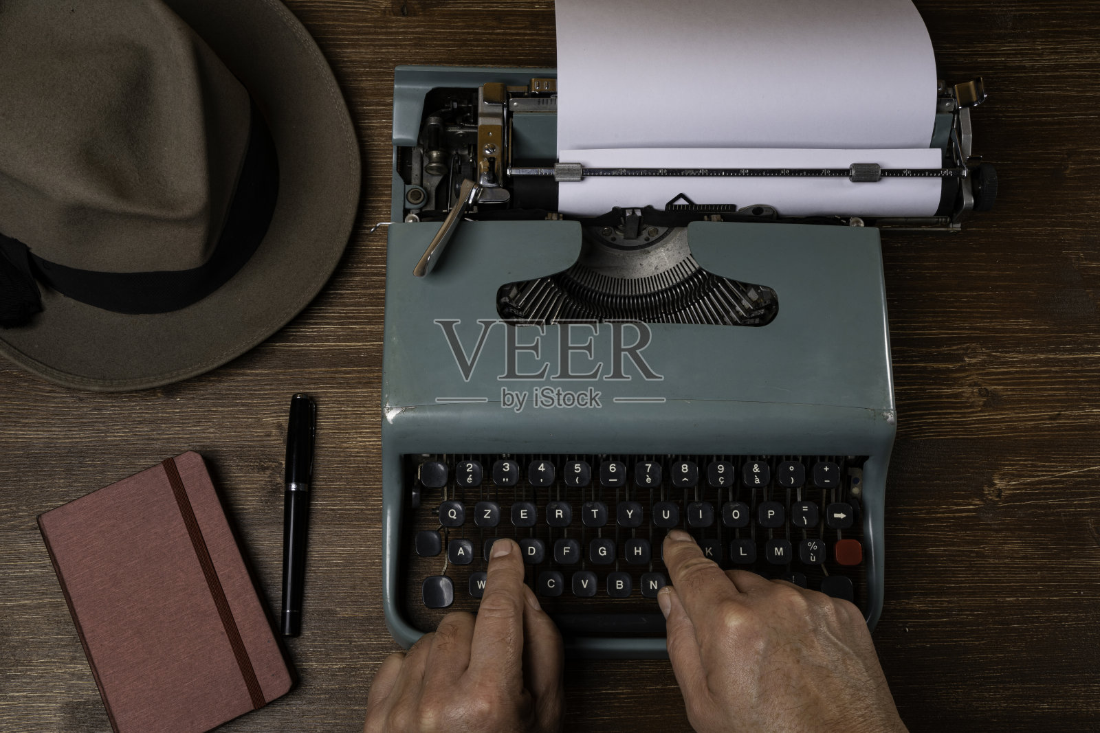 旧打字机照片摄影图片