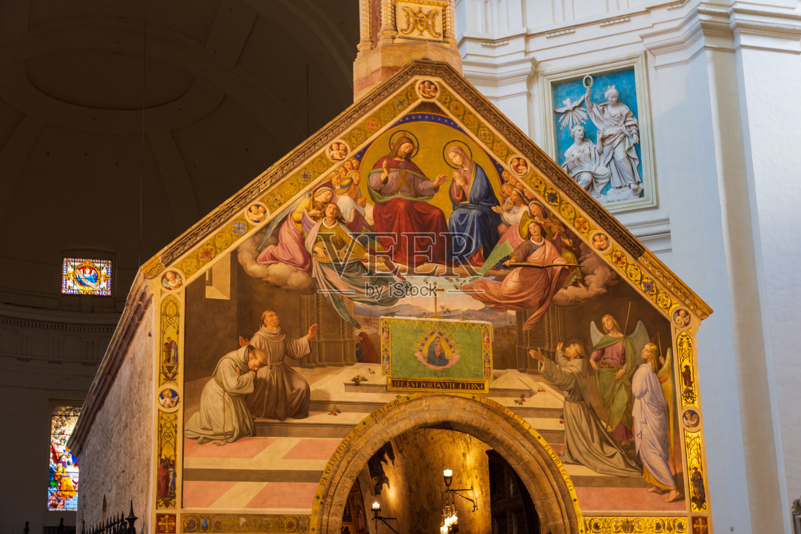 阿西西，天使圣玛丽大教堂照片摄影图片