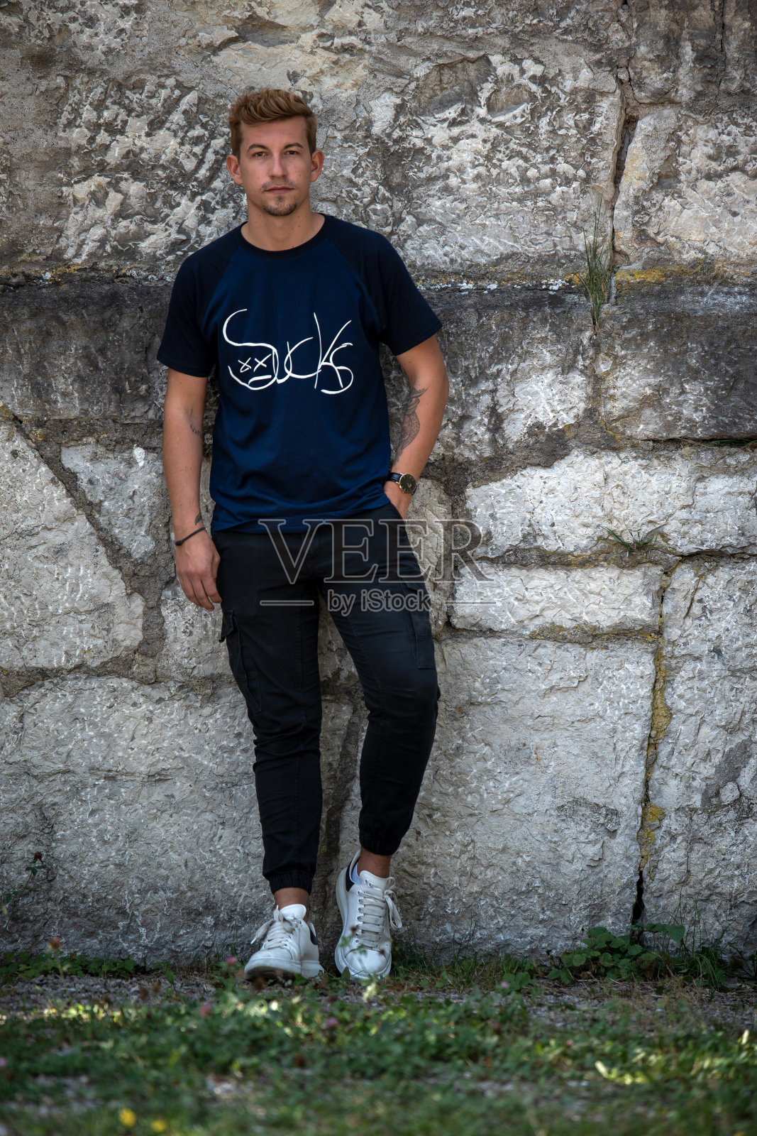 有吸引力的年轻人照片摄影图片