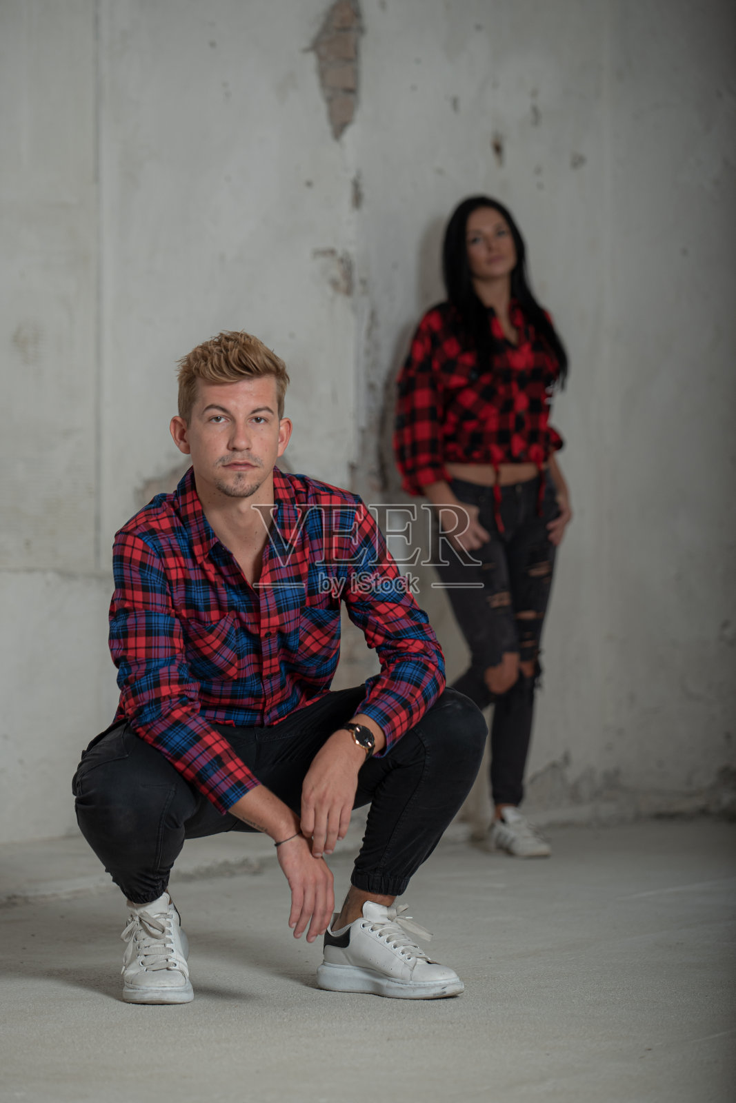 有吸引力的年轻夫妇照片摄影图片