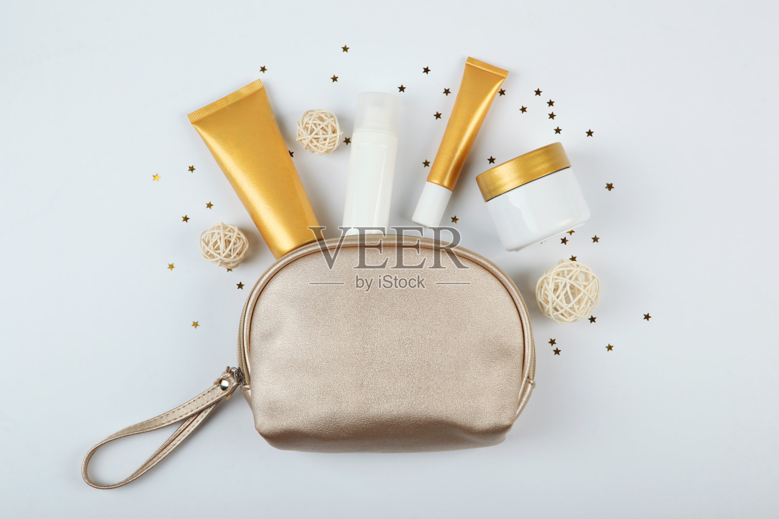 一套护肤或护发的美容产品。照顾身体和皮肤质量照片摄影图片