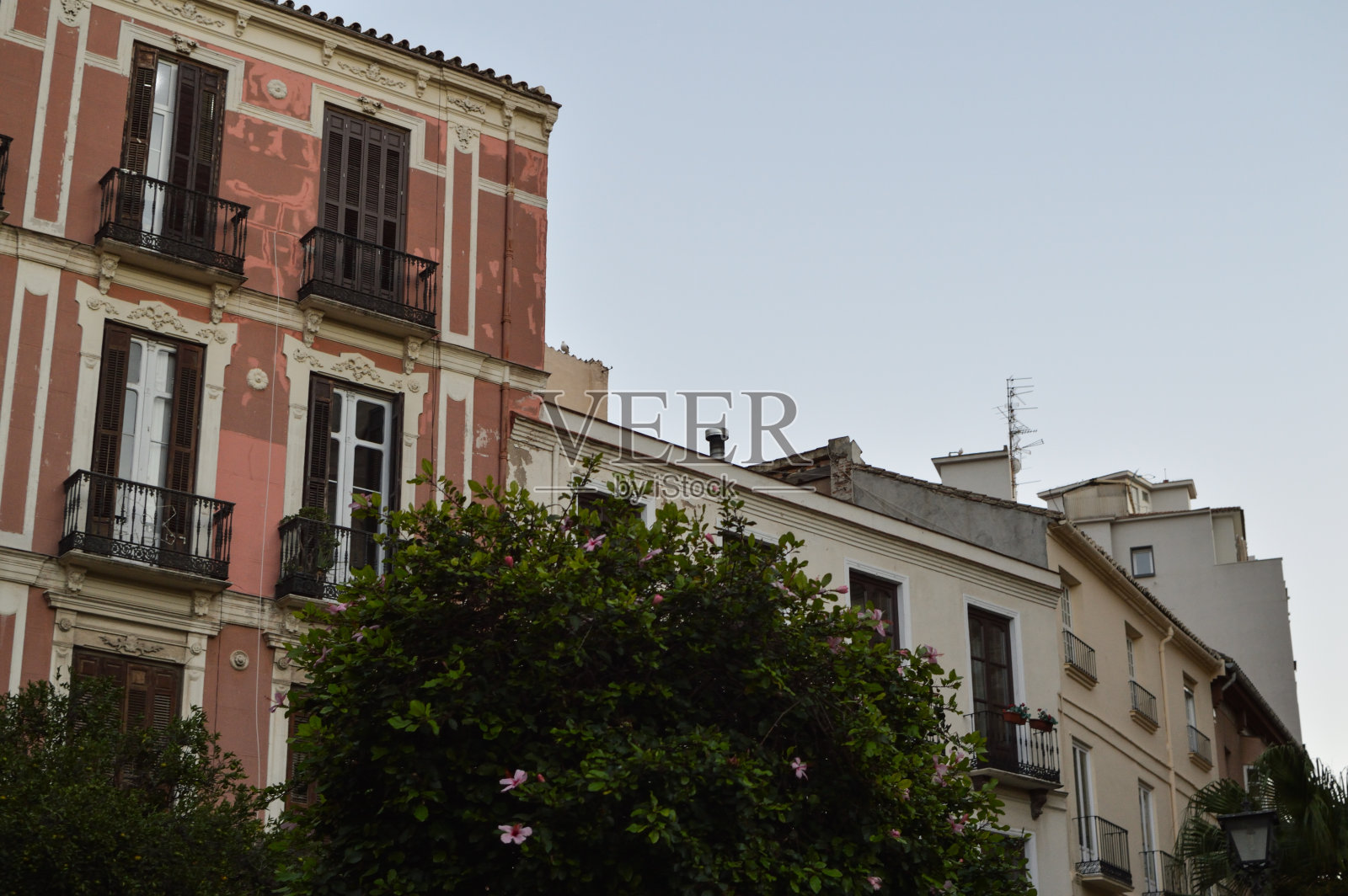 西班牙马拉加市中心的传统房屋照片摄影图片