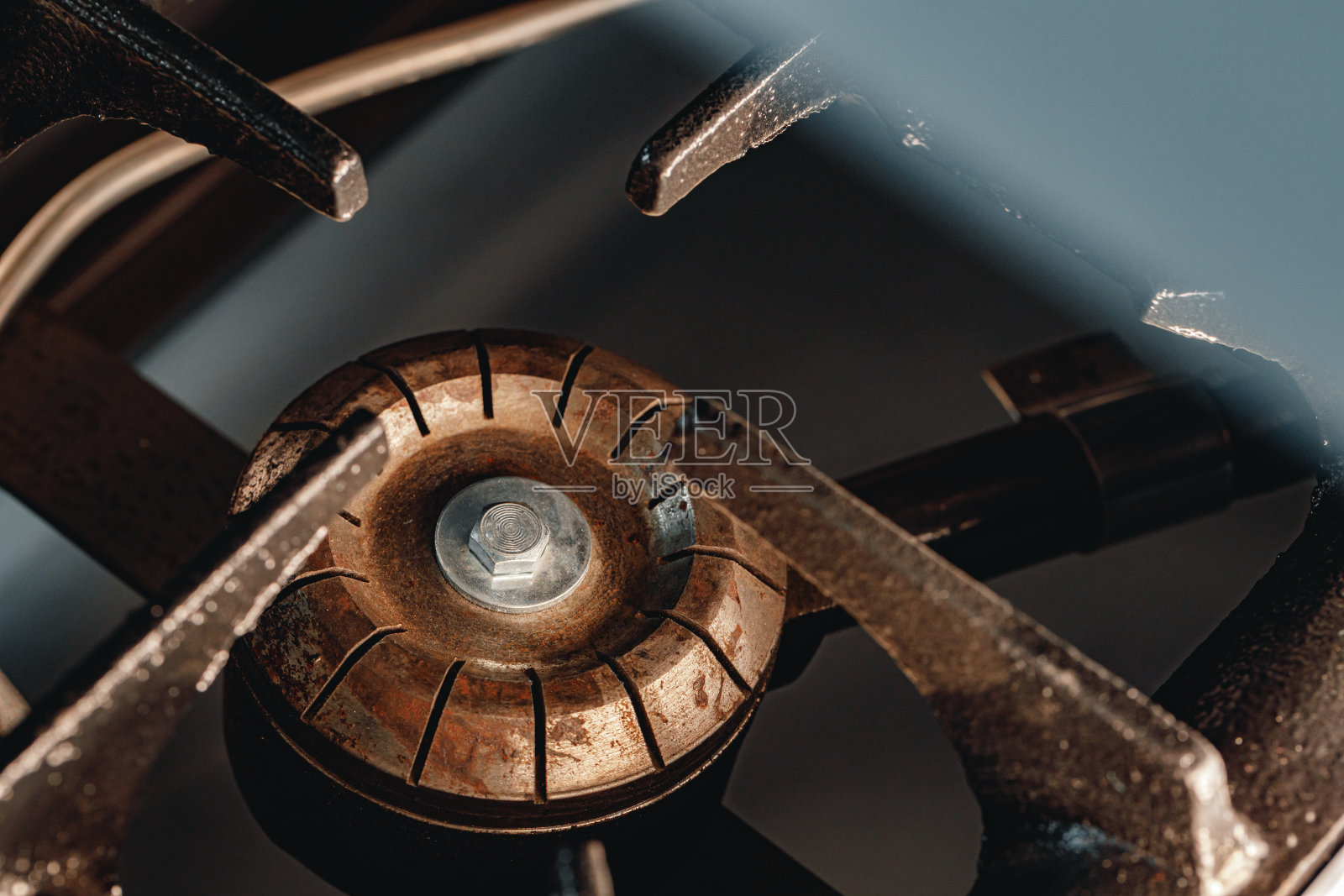 又脏又旧的煤气炉炉头响了起来照片摄影图片