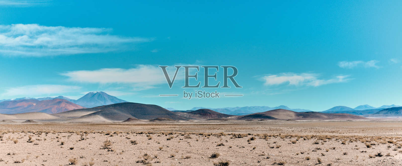 玻利维亚的科罗拉多湖照片摄影图片