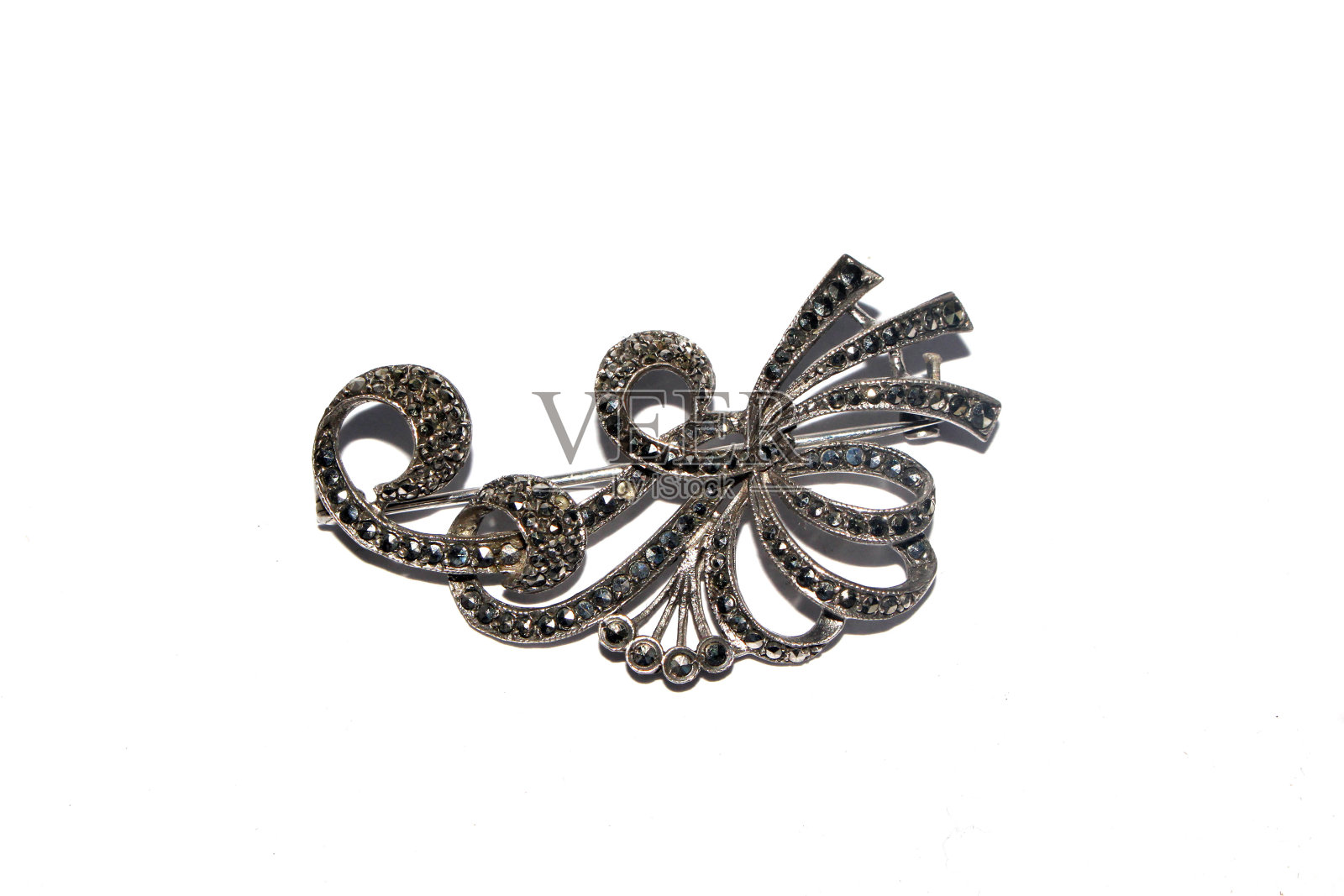 美丽的珠宝与钻石和宝石在白色的背景照片摄影图片