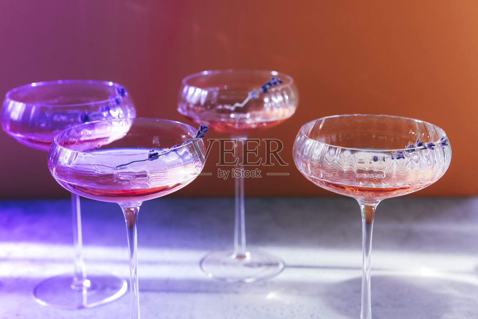 收集的酒杯与酒精饮料照片摄影图片