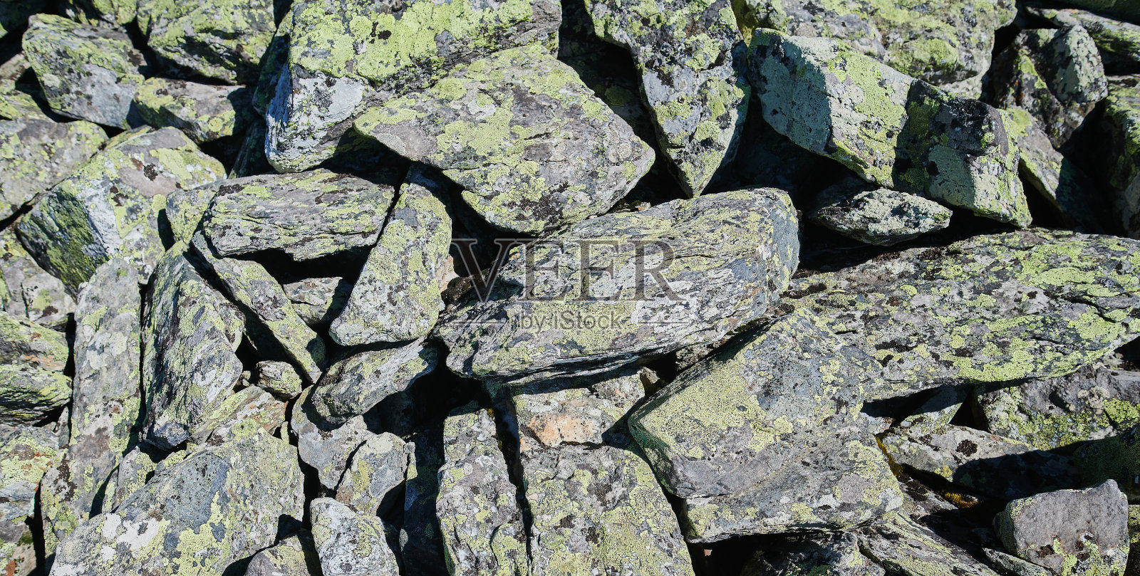 俄罗斯巴。南乌拉尔山脉的第二个山峰是一座大的伊勒梅尔山，从苏克塔什山可以看到。照片摄影图片