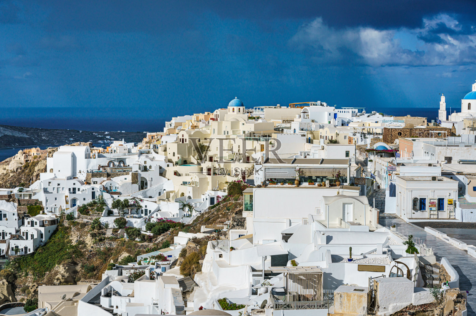 希腊圣托里尼岛的伊亚村照片摄影图片
