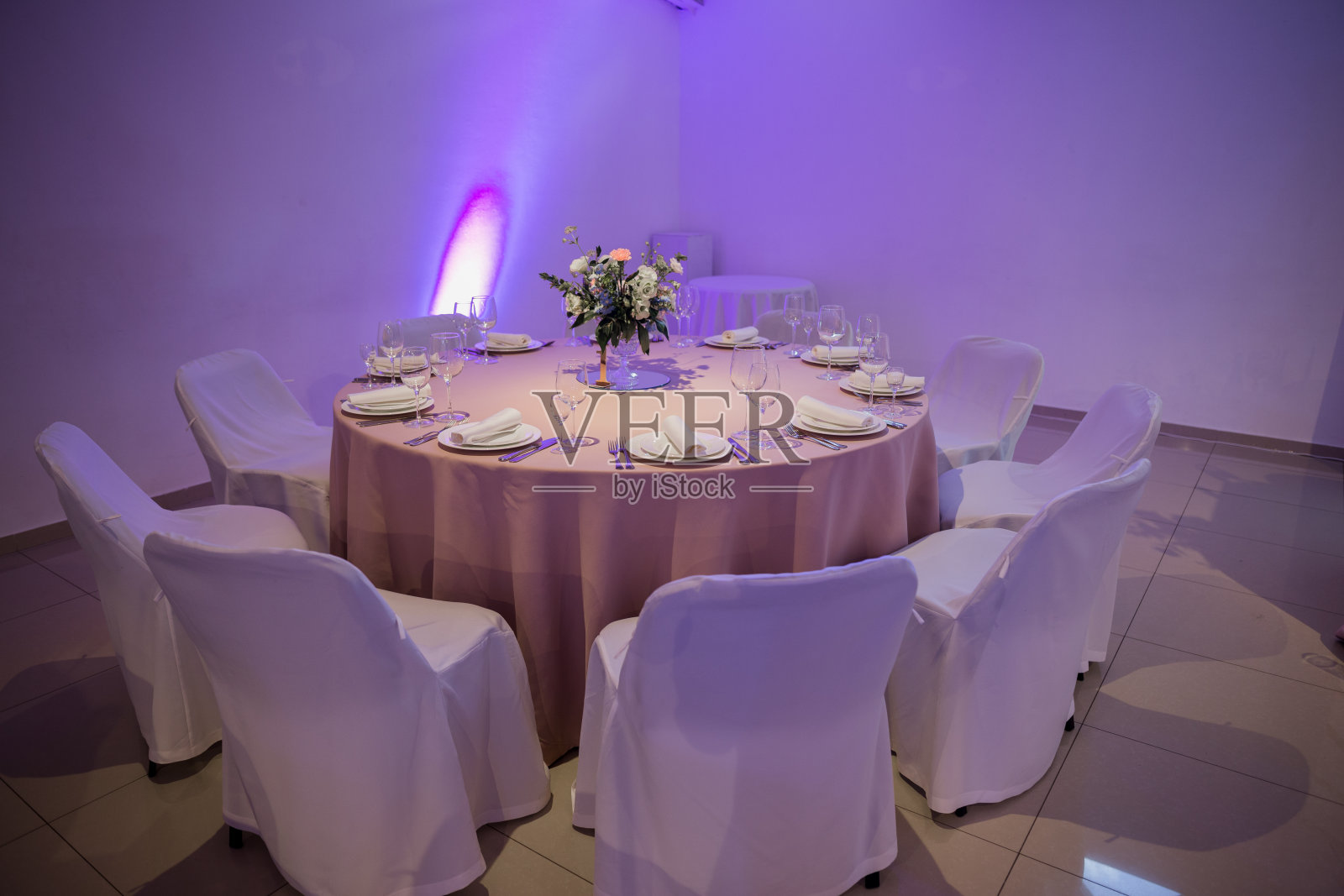 餐厅婚礼餐桌的装饰照片摄影图片