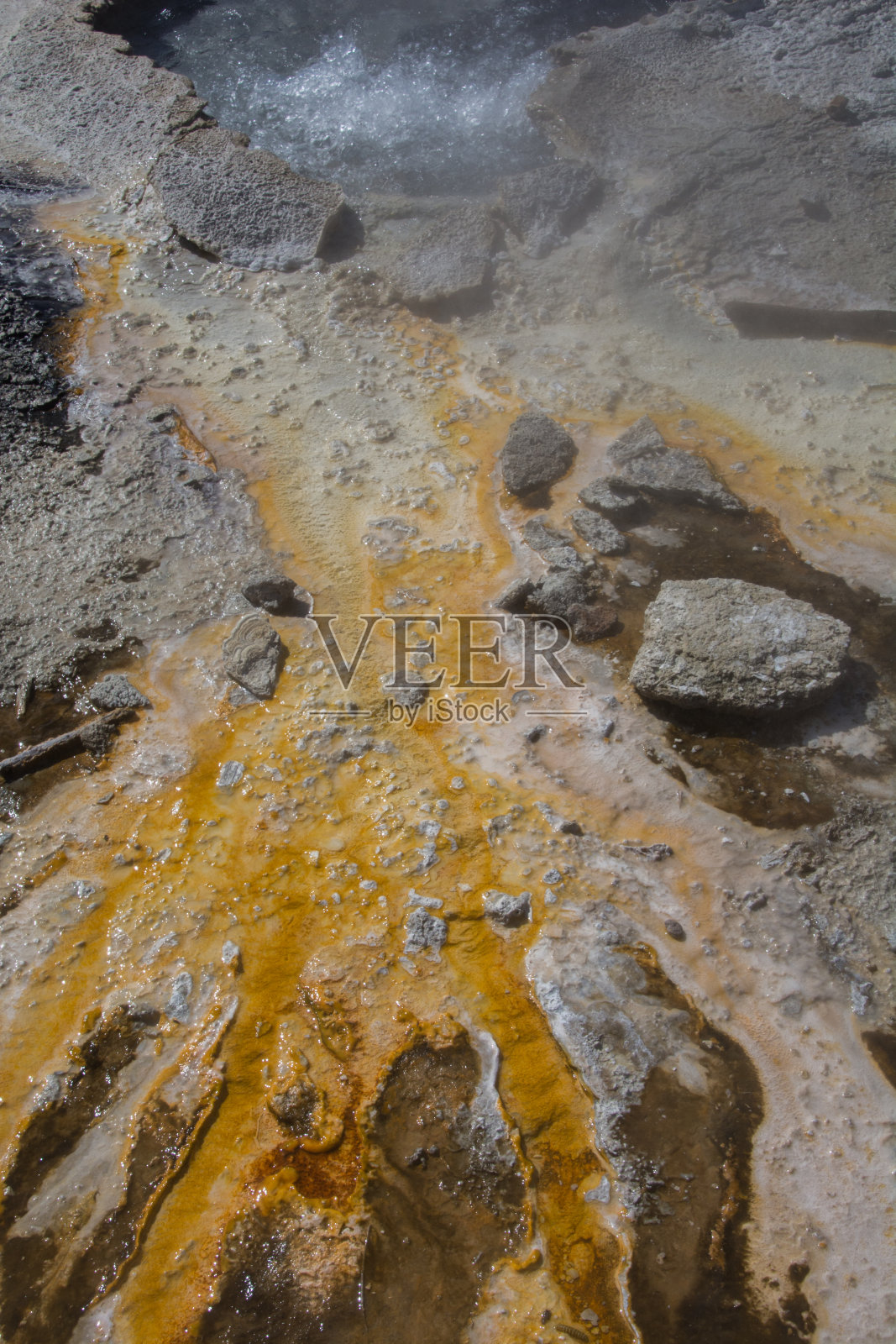 在黄石火山间歇泉盆地的多样化景观照片摄影图片