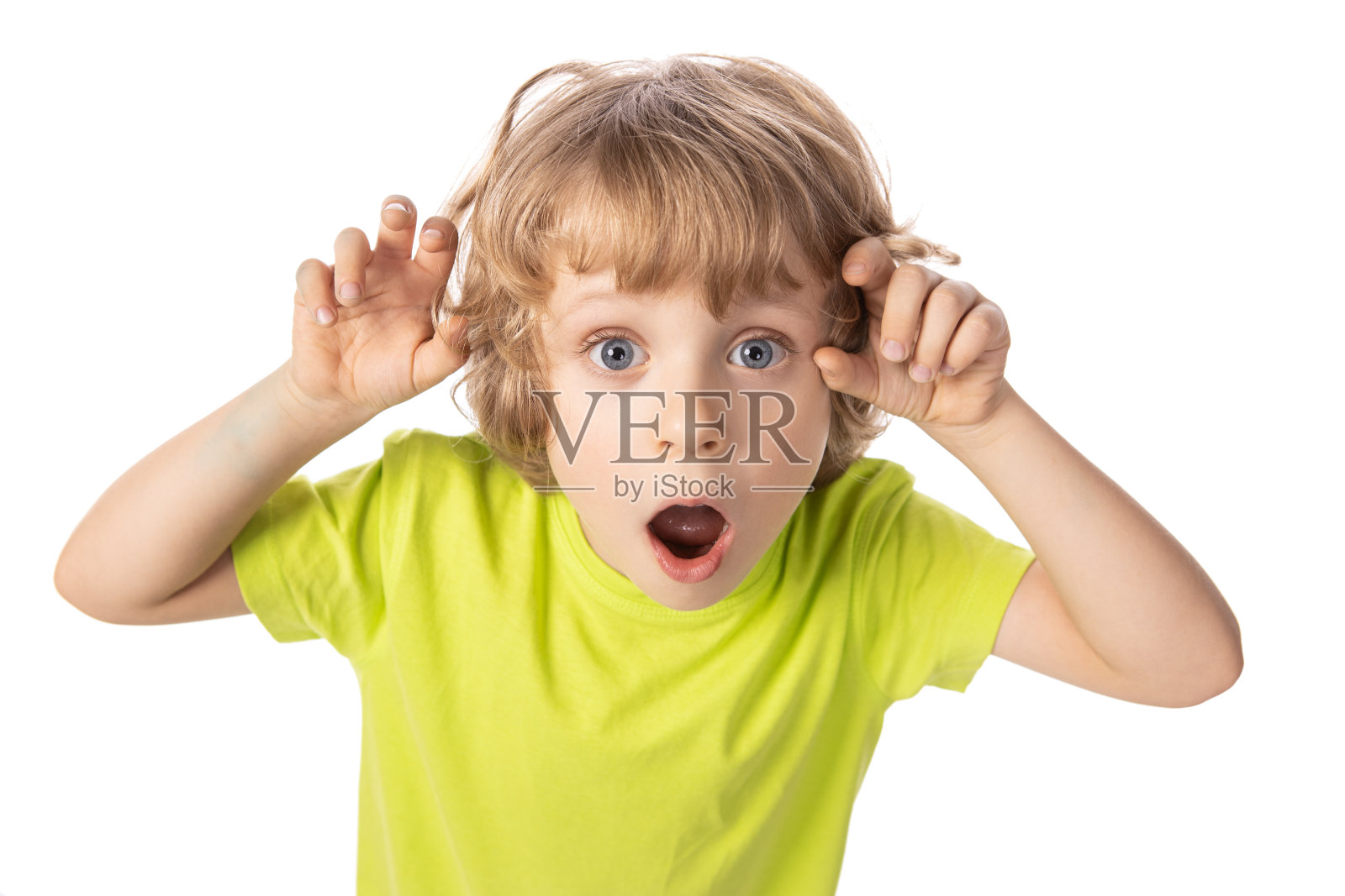 4岁快乐的男孩照片摄影图片