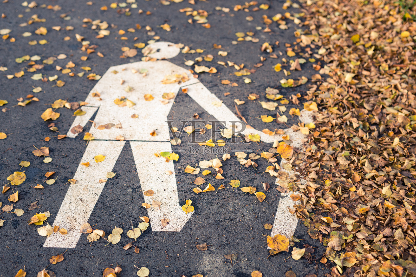 人行道,人行道上照片摄影图片