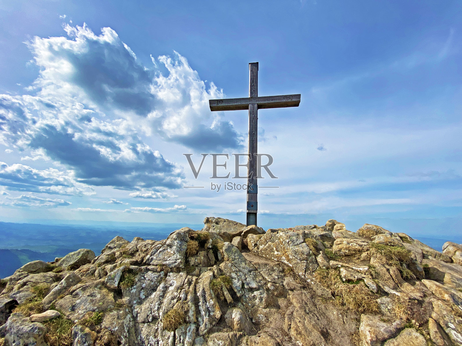 阿尔卑斯峰Gnepfstein Mittaggüpfi (Mittagguepfi或Mittaggupfi)位于瑞士皮拉图斯山脉和瑞士奥布瓦尔登州的阿尔卑斯山脉(瑞士)照片摄影图片