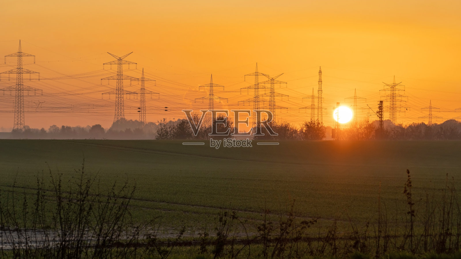 农村地区的日落照片摄影图片
