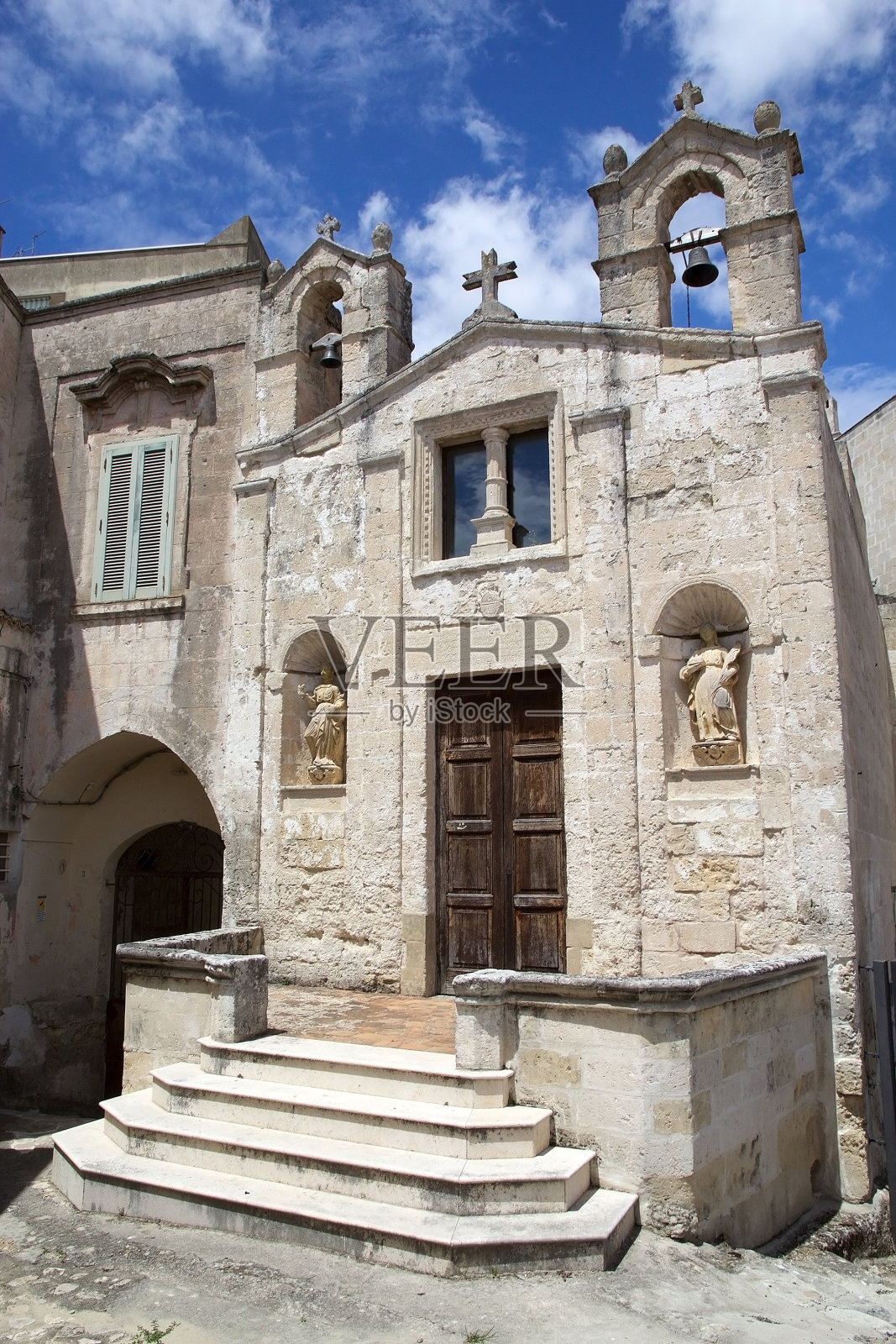 意大利马泰拉的圣比亚吉奥教堂照片摄影图片