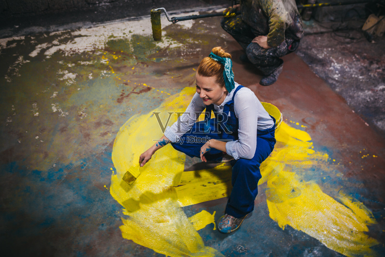 幸福的家庭装修照片摄影图片