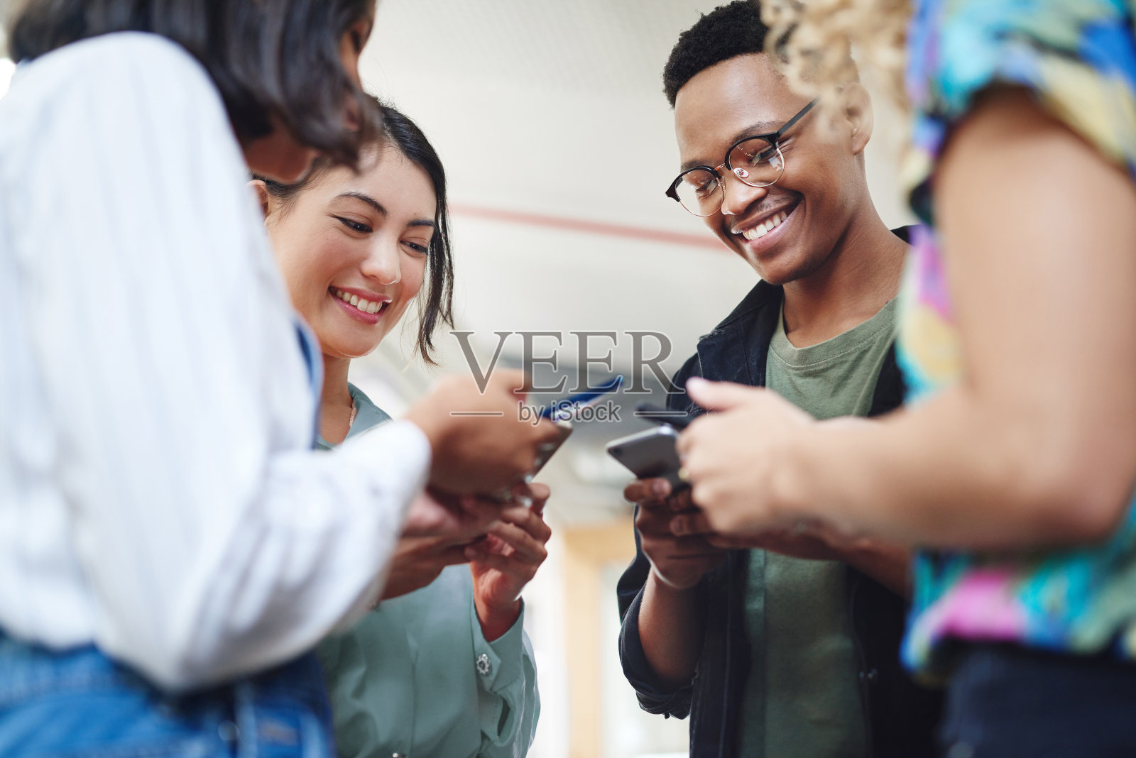 了解内情照片摄影图片