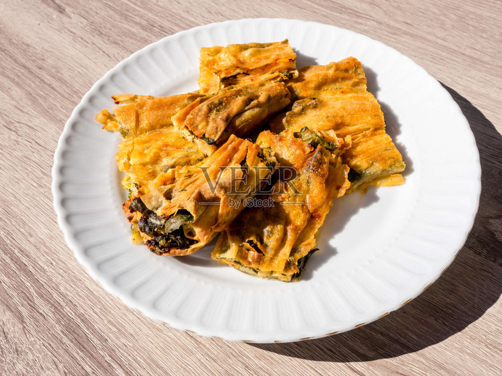 土耳其传统的菠菜和奶酪照片摄影图片