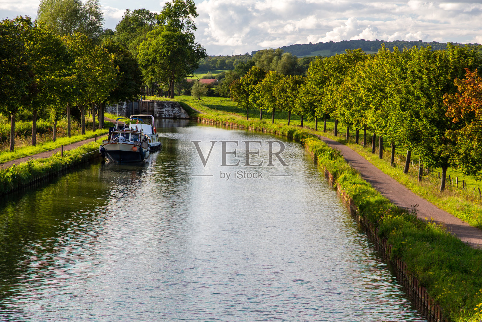 勃艮第的Bourgone运河照片摄影图片
