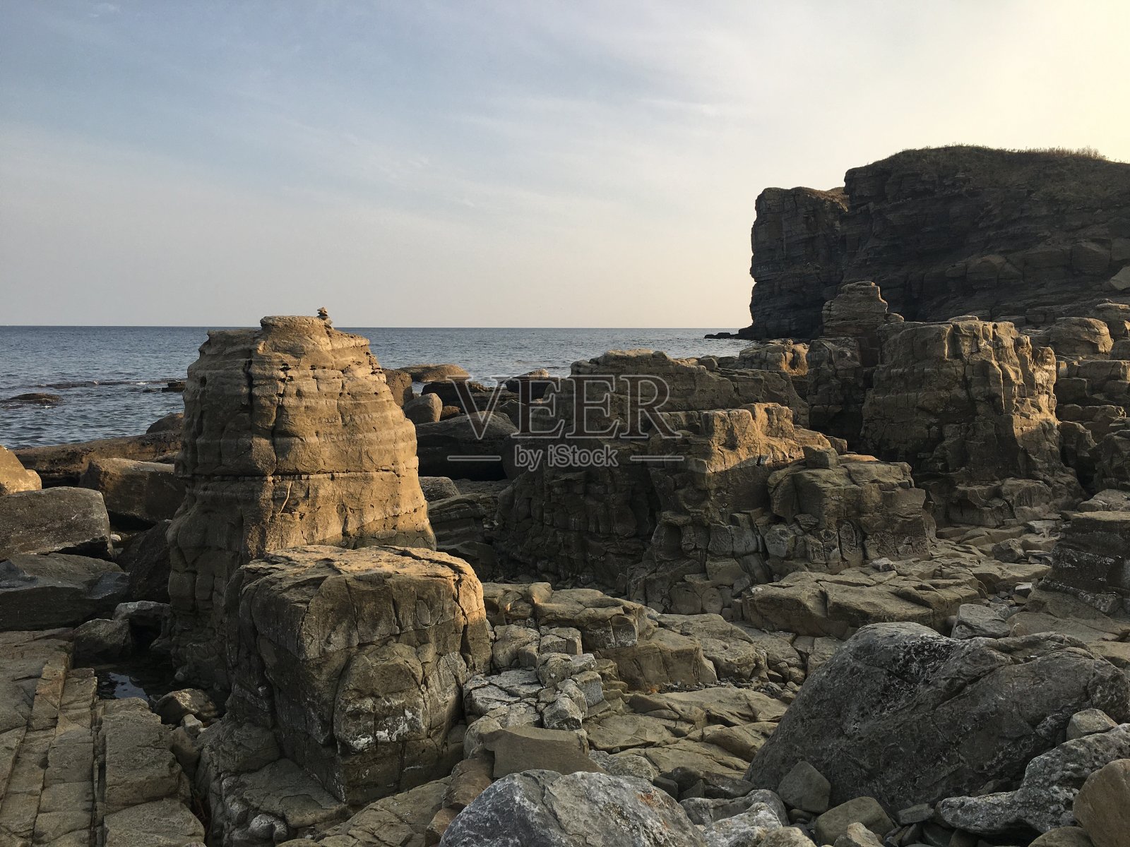 9月，俄罗斯符拉迪沃斯托克，日本海罗斯基岛的托比齐纳角。照片摄影图片