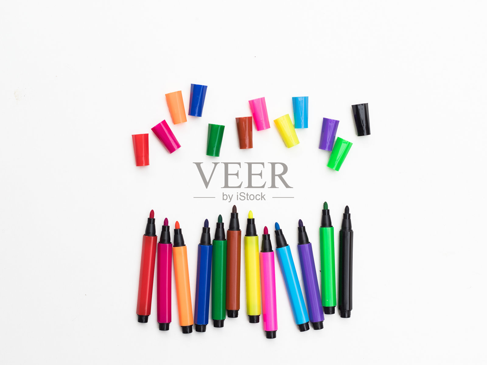 彩色笔套凌乱放置照片摄影图片