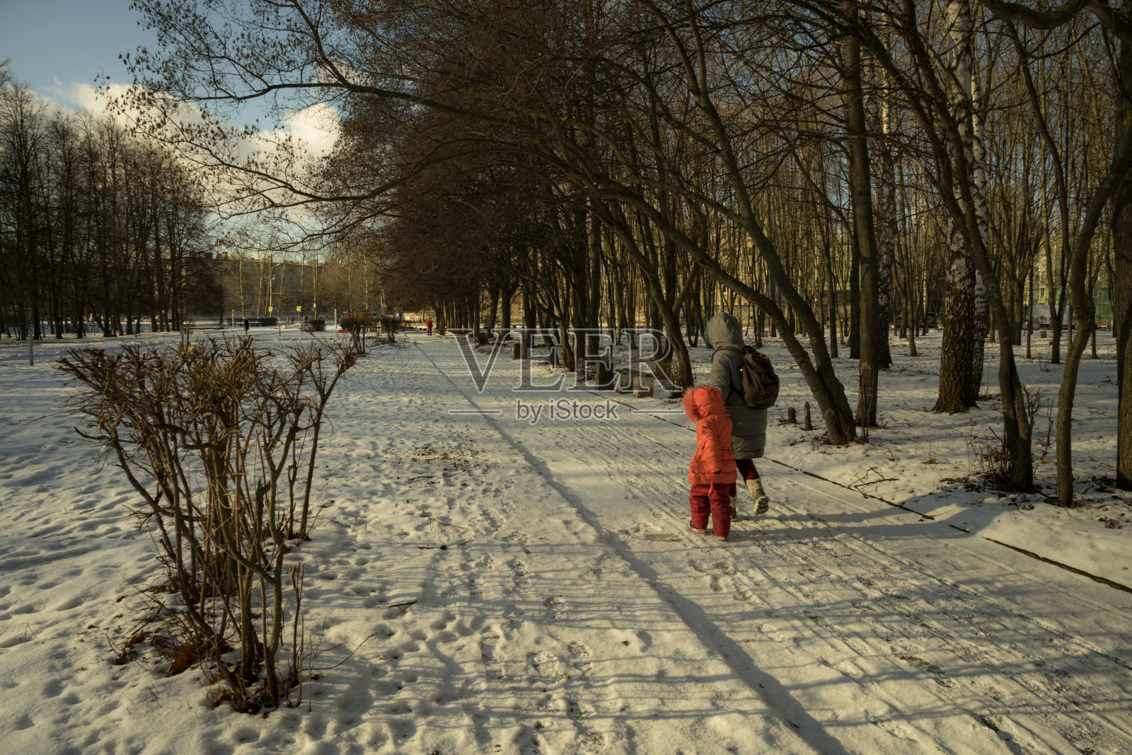 冬天走了照片摄影图片