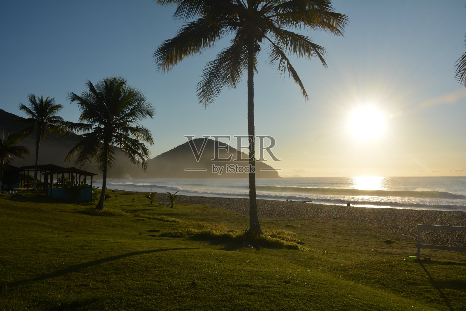 巴西乌巴图巴的北部红海滩照片摄影图片