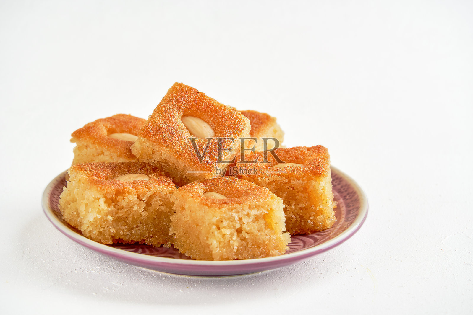 中东粗粒小麦粉，basbousa, namoora, hareesa照片摄影图片