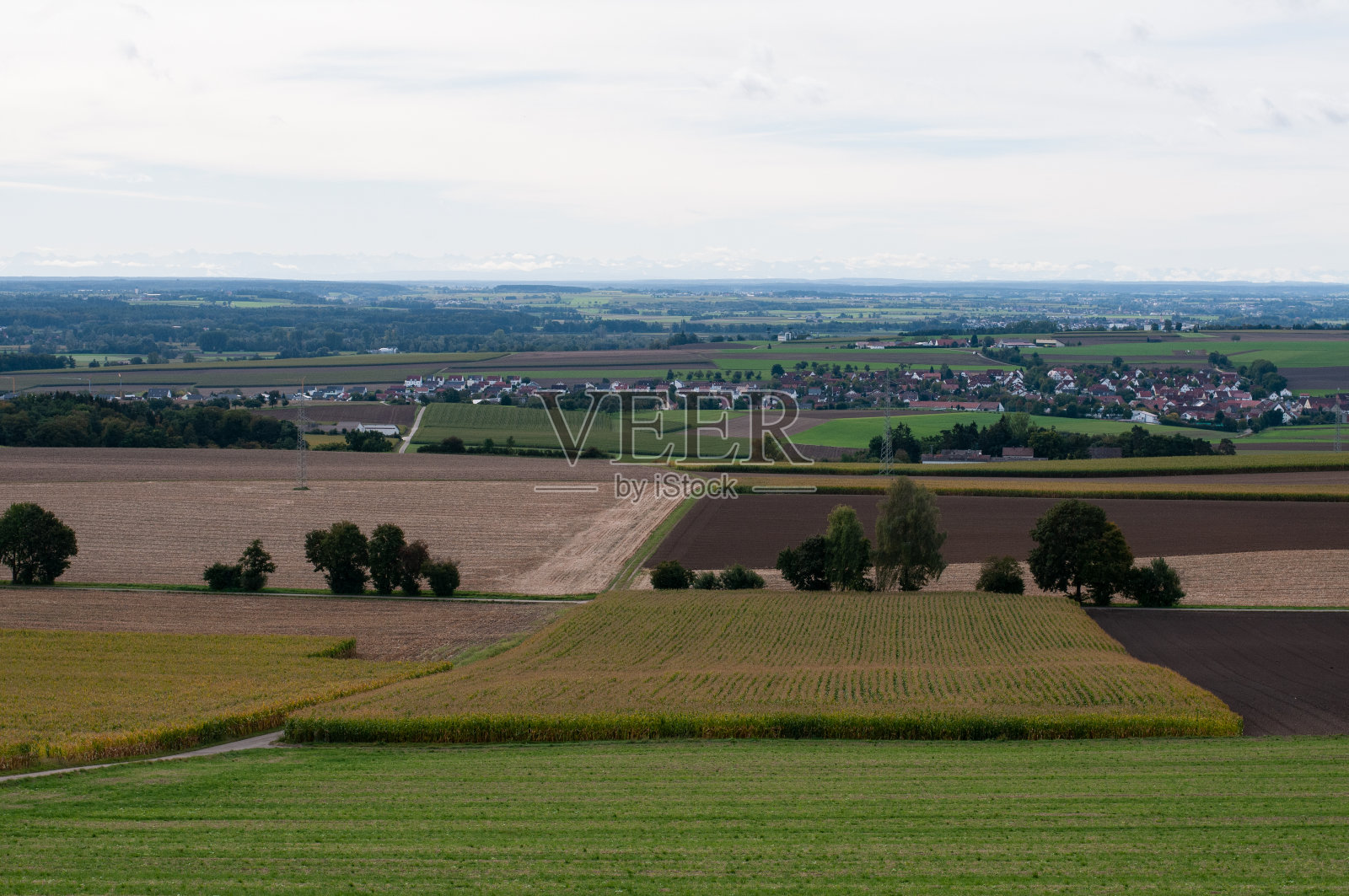德国乌尔姆附近的多瑙河河谷照片摄影图片