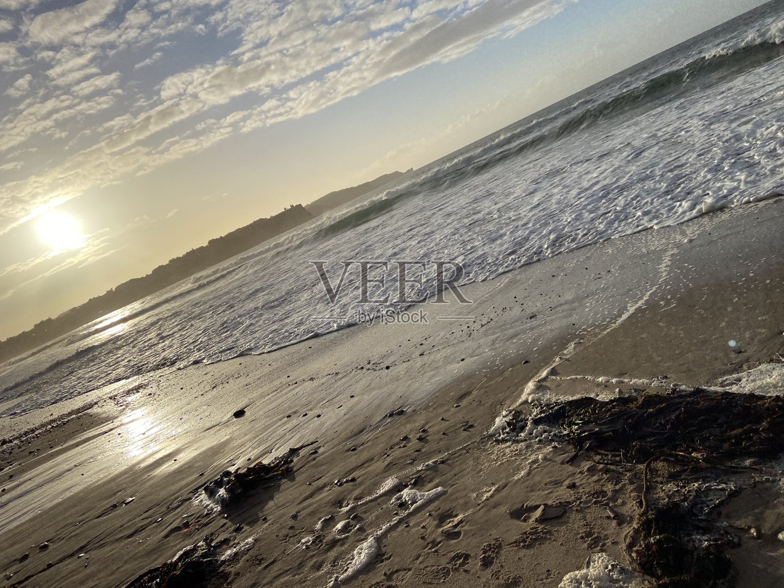 阳光穿透了暴风雨照片摄影图片