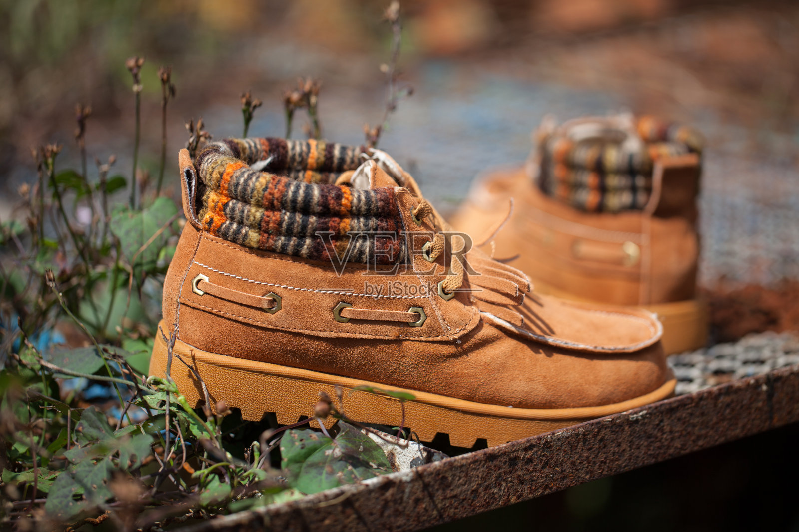 男士高帮皮鞋。照片摄影图片