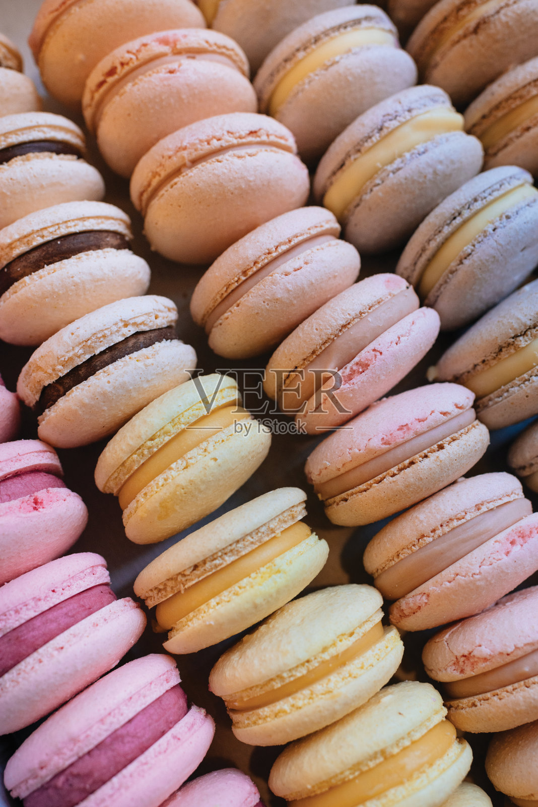 彩色的杏仁饼干。搭配不同口味照片摄影图片