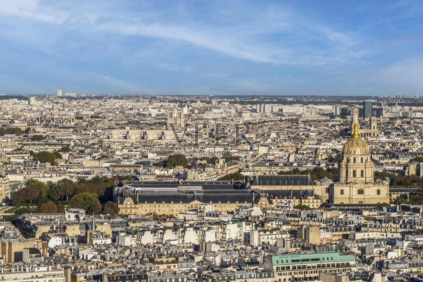 从埃菲尔铁塔俯瞰荣军院照片摄影图片