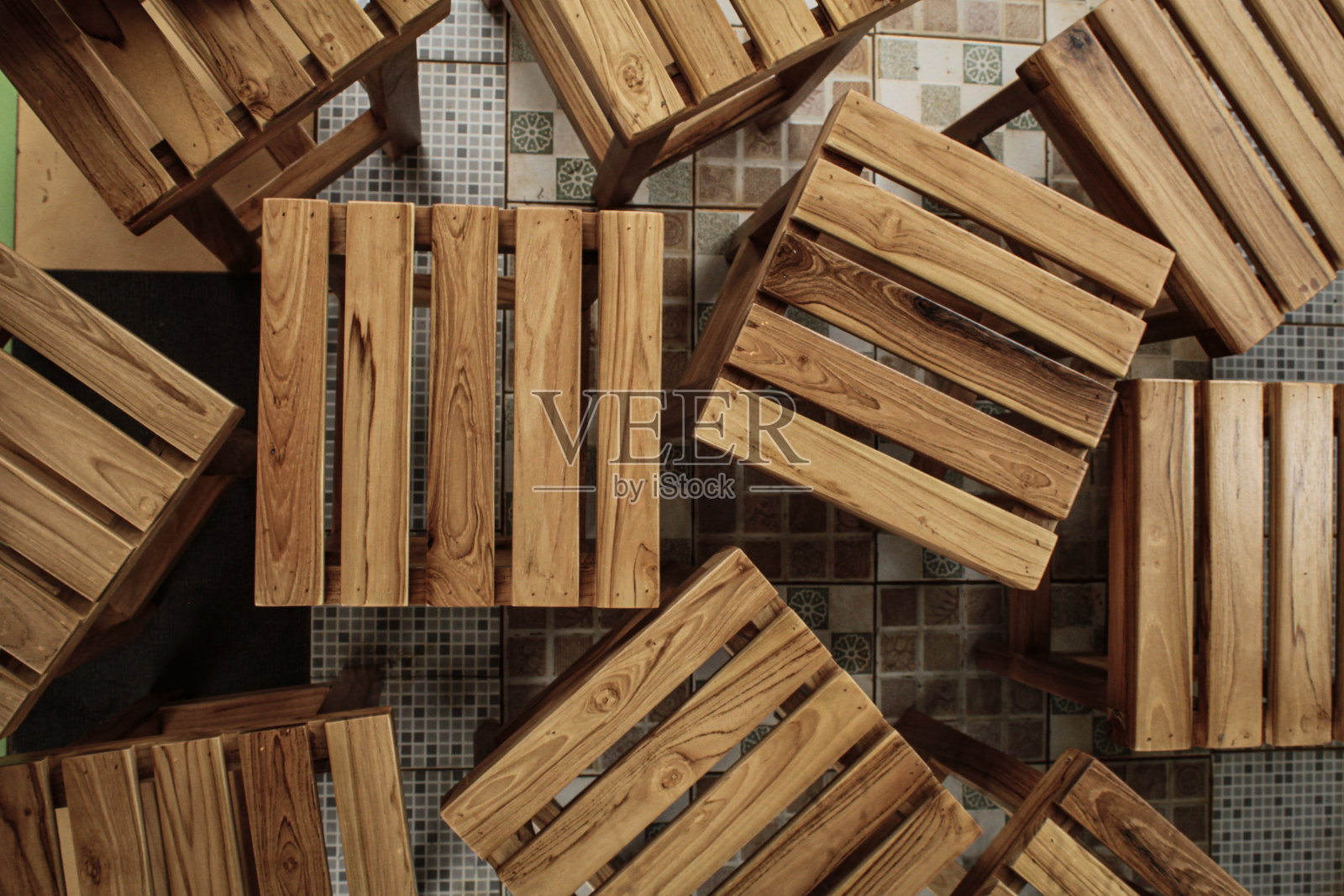 木制咖啡馆椅子照片摄影图片