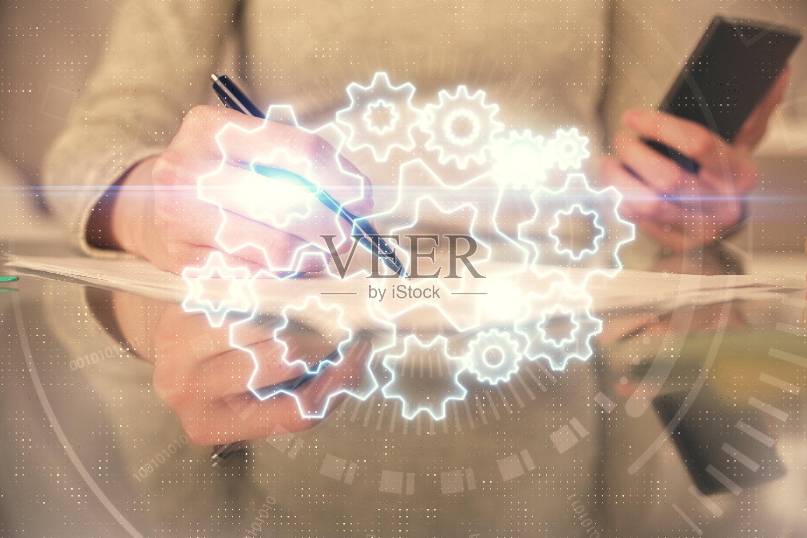 商业主题素描全息图的双重曝光和妇女手持和使用移动设备。照片摄影图片