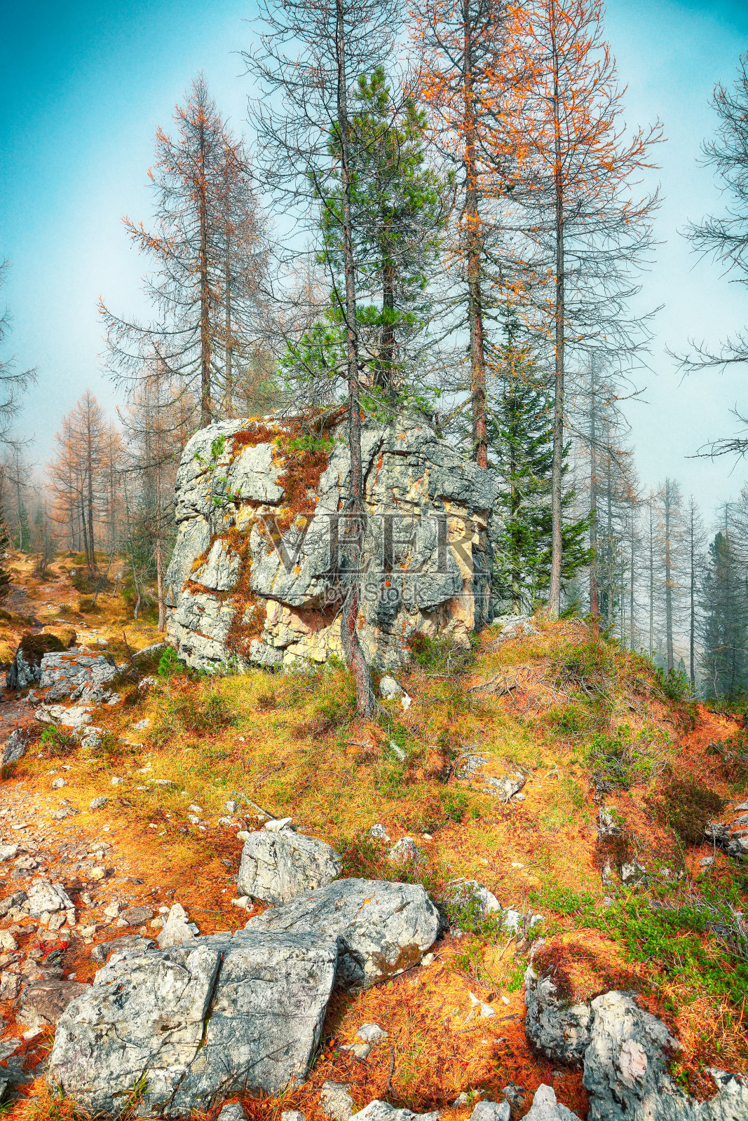 追踪到费德拉湖照片摄影图片